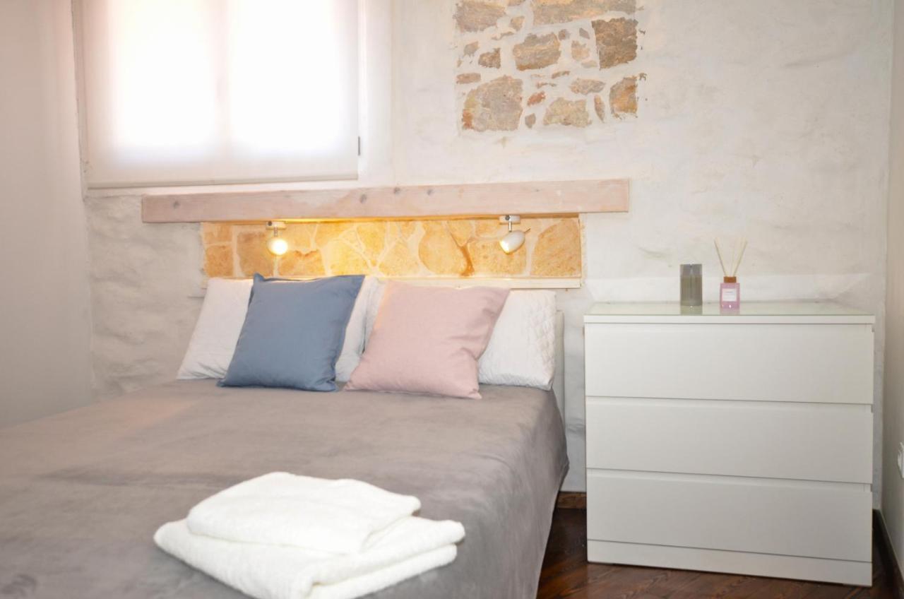 Pisinium Apartment Ровин Екстериор снимка